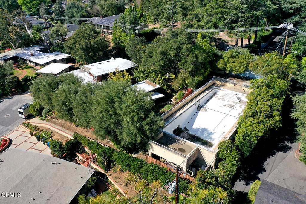 4844 Tocaloma Lane