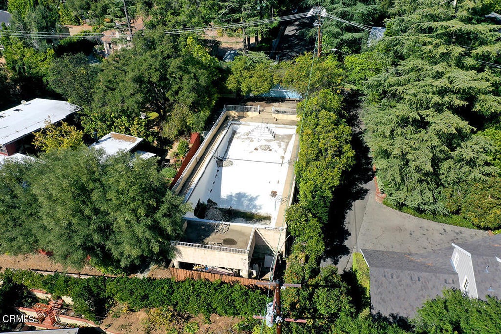 4844 Tocaloma Lane