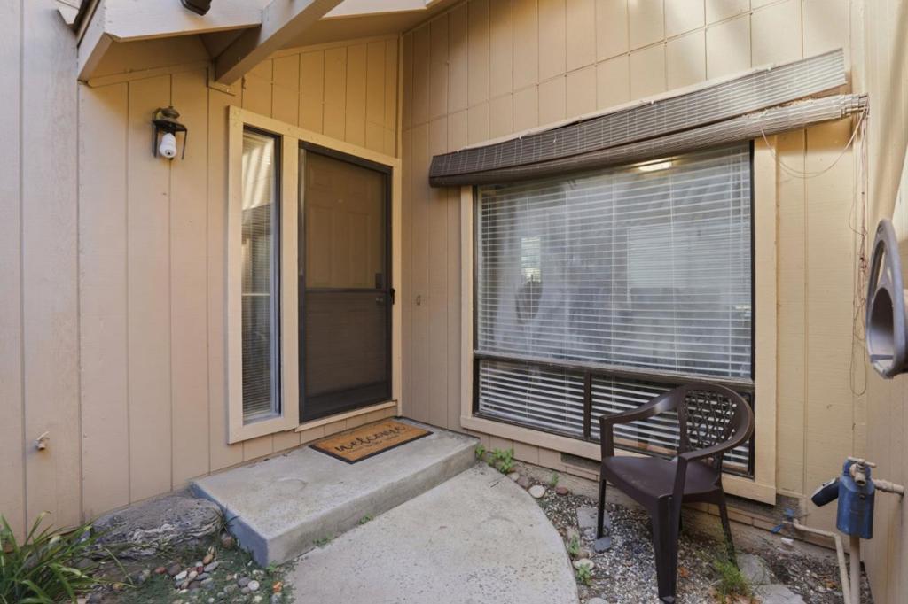2101 Darnis Circle