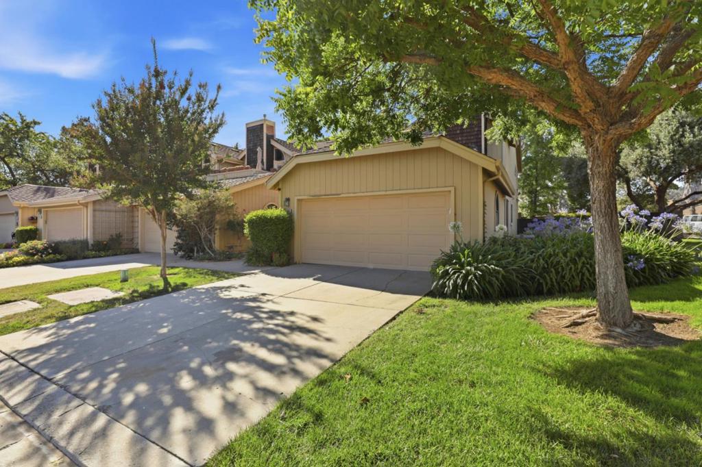 2101 Darnis Circle