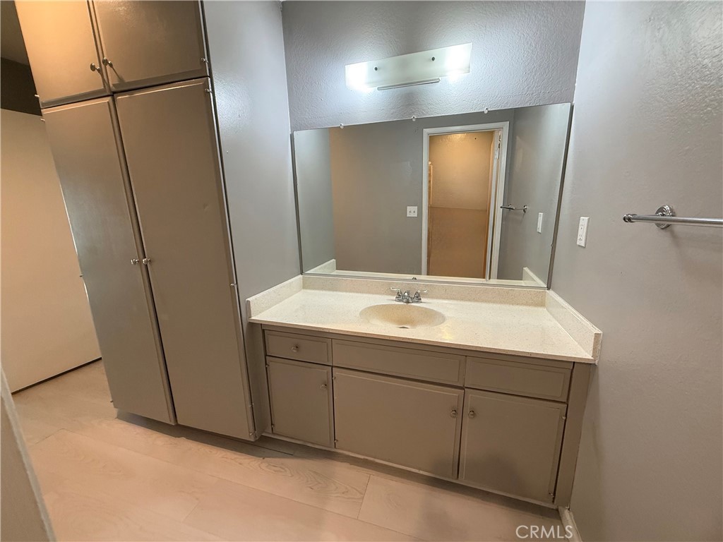 MacArthur Village (MAVL) - Residential Lease
