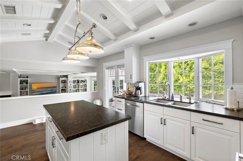 2201 Aralia, Newport Beach CA 92660 - Photo 14