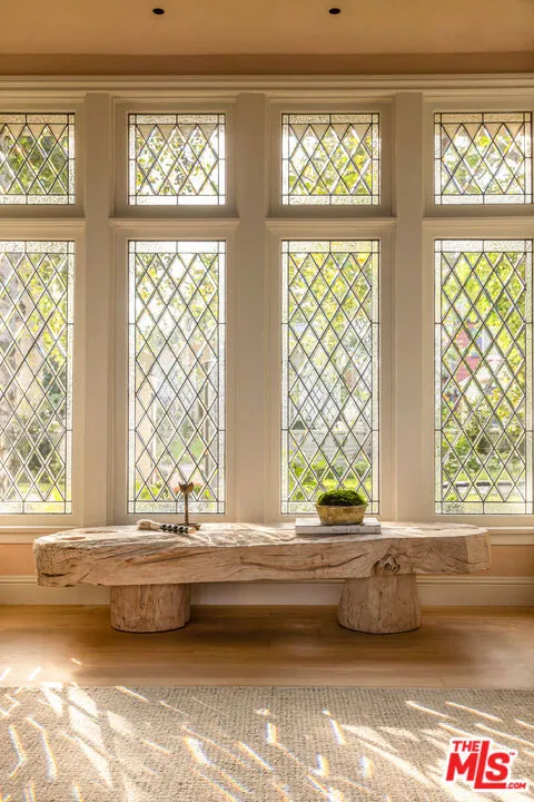 Pacific Palisades, California 90272, United States, 5 Bedrooms Bedrooms, ,6 BathroomsBathrooms,Residential,Active,220469