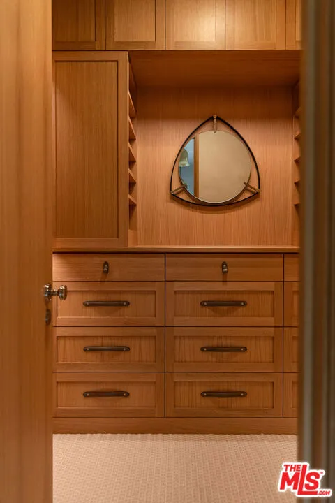 Pacific Palisades, California 90272, United States, 5 Bedrooms Bedrooms, ,6 BathroomsBathrooms,Residential,Active,220469