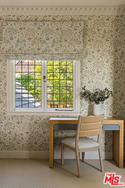 Pacific Palisades, California 90272, United States, 5 Bedrooms Bedrooms, ,6 BathroomsBathrooms,Residential,Active,220469