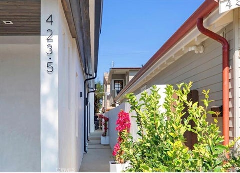 Photo of 423 Orchid Ave AVE #1/2, Corona Del Mar, CA 92625 (MLS # PW26229655)