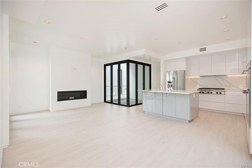 Photo of 423 Orchid Ave AVE #1/2, Corona Del Mar, CA 92625 (MLS # PW26229655)