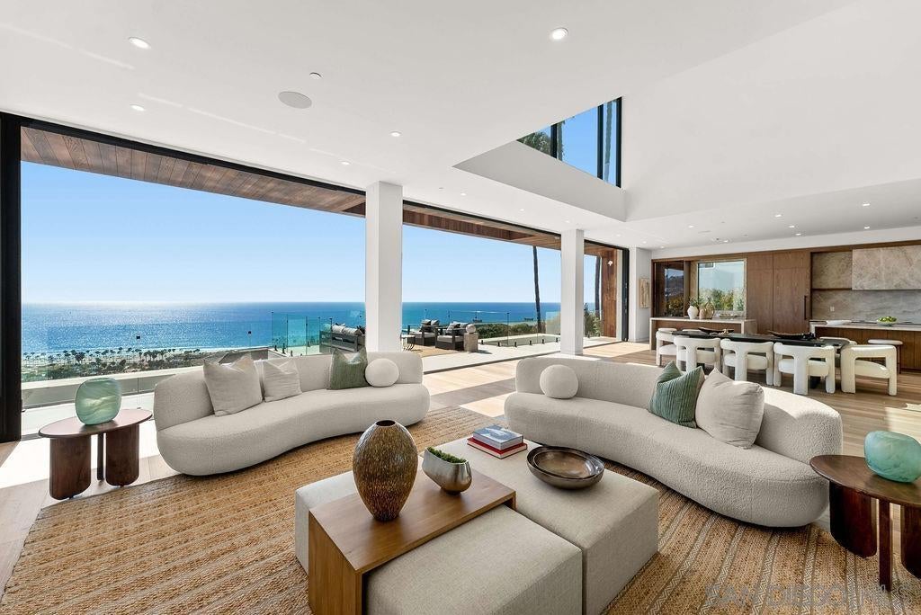 8421 Whale Watch Way