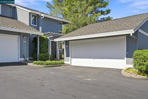 Photo of 329 Grapevine Pl PL, Pleasant Hill, CA 94523 (MLS # 41146495)