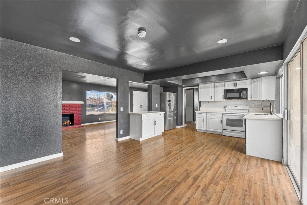 21449 Applewood