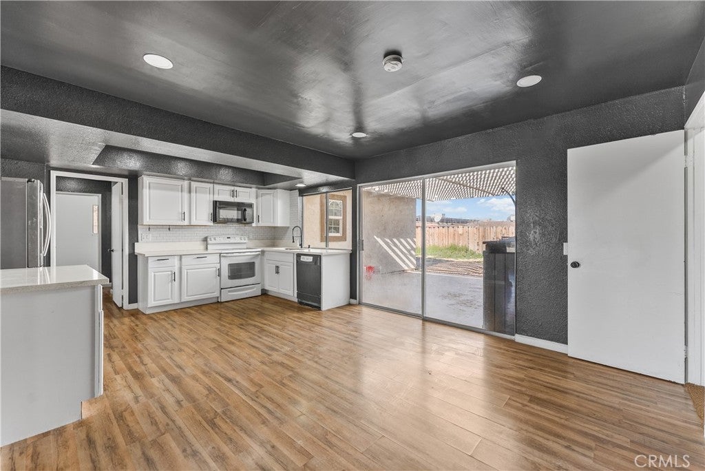 21449 Applewood