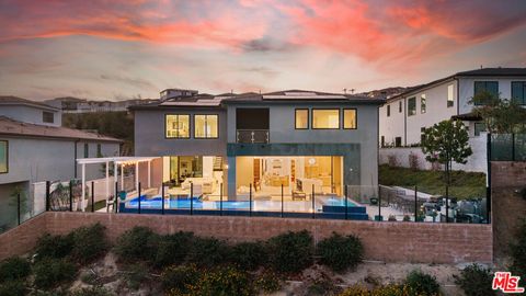 20422 W Birmingham Way Porter Ranch CA 91326
