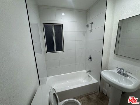 Photo of 6207 Crenshaw Boulevard, Los Angeles, CA 90043 (MLS # 26662099)