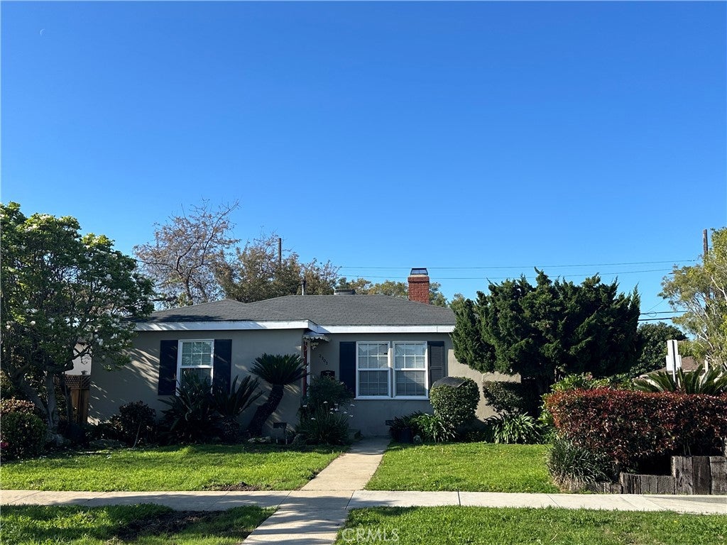 2303 Amherst AVE