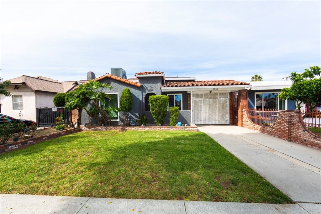 1919 W 82nd