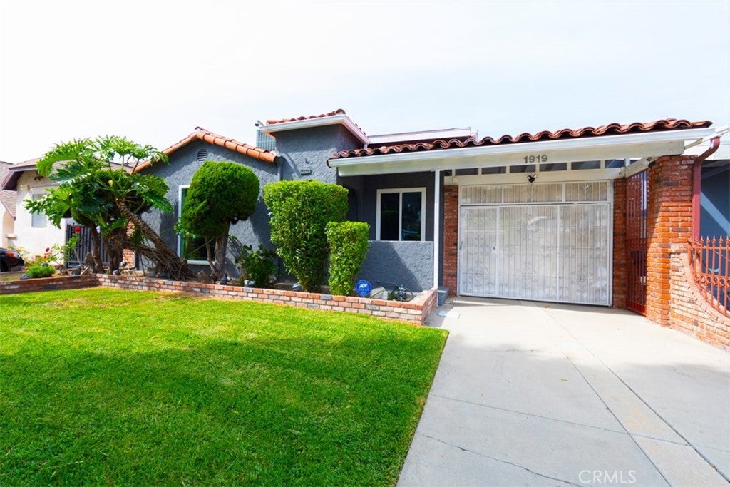 1919 W 82nd