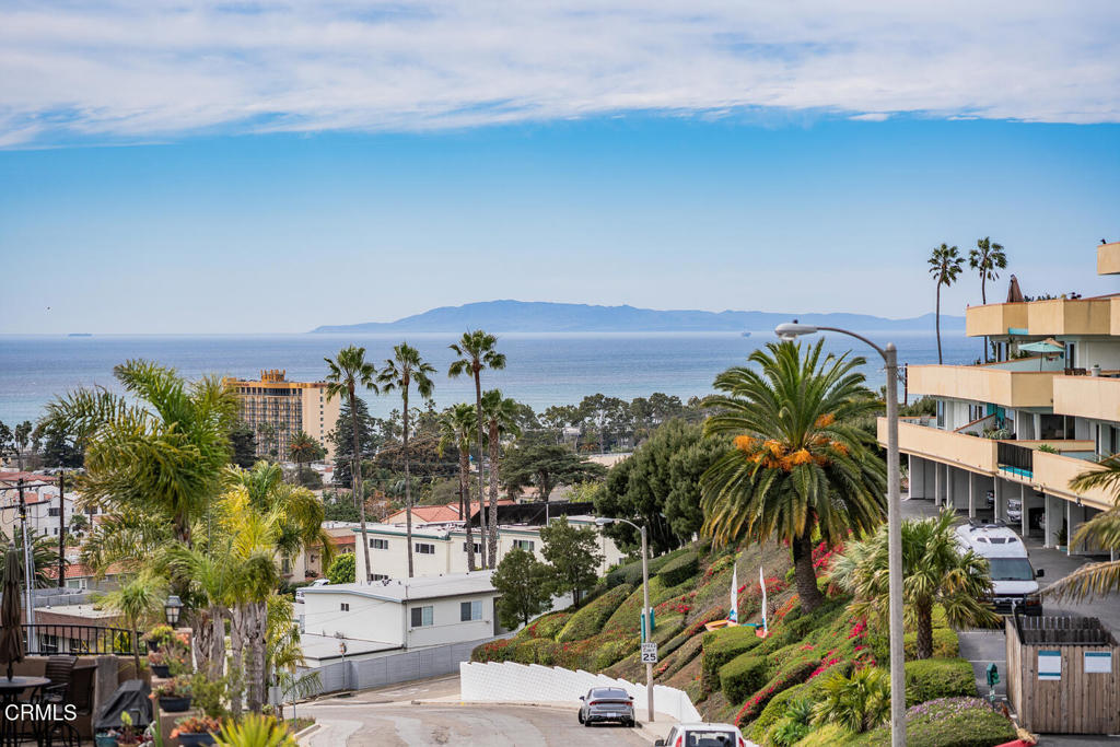 Ventura, California, 93001, United States, 3 Bedrooms Bedrooms, ,4 BathroomsBathrooms,Residential,Active,2016402