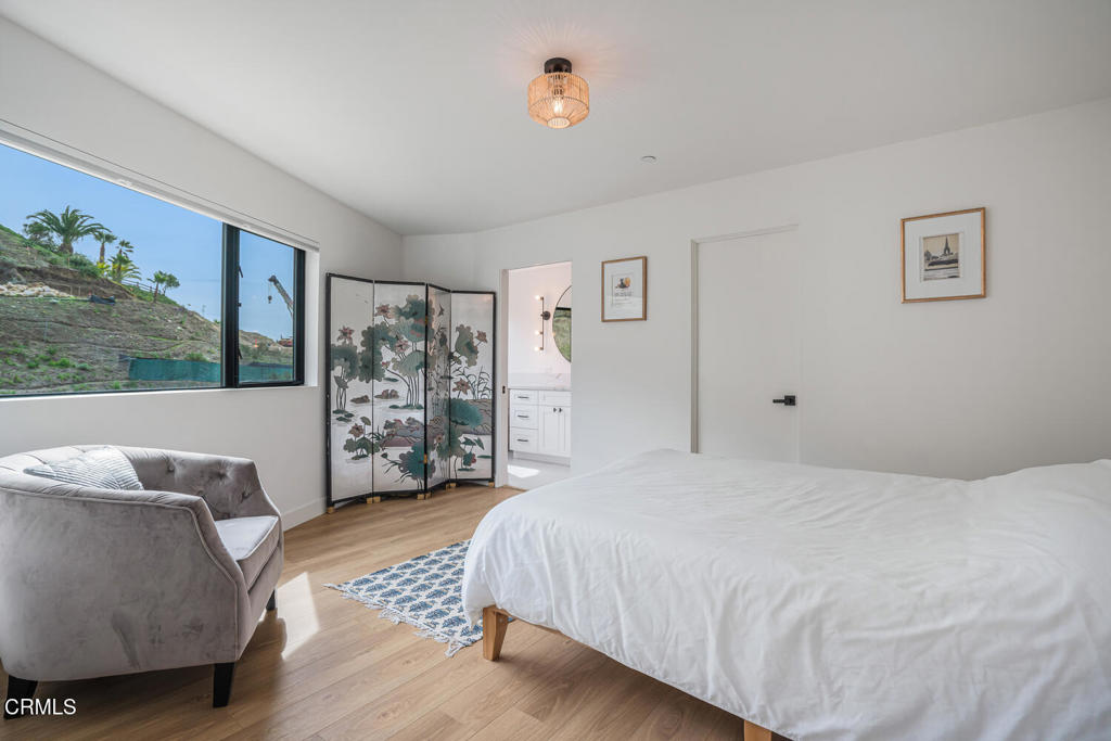 Ventura, California, 93001, United States, 3 Bedrooms Bedrooms, ,4 BathroomsBathrooms,Residential,Active,2016402