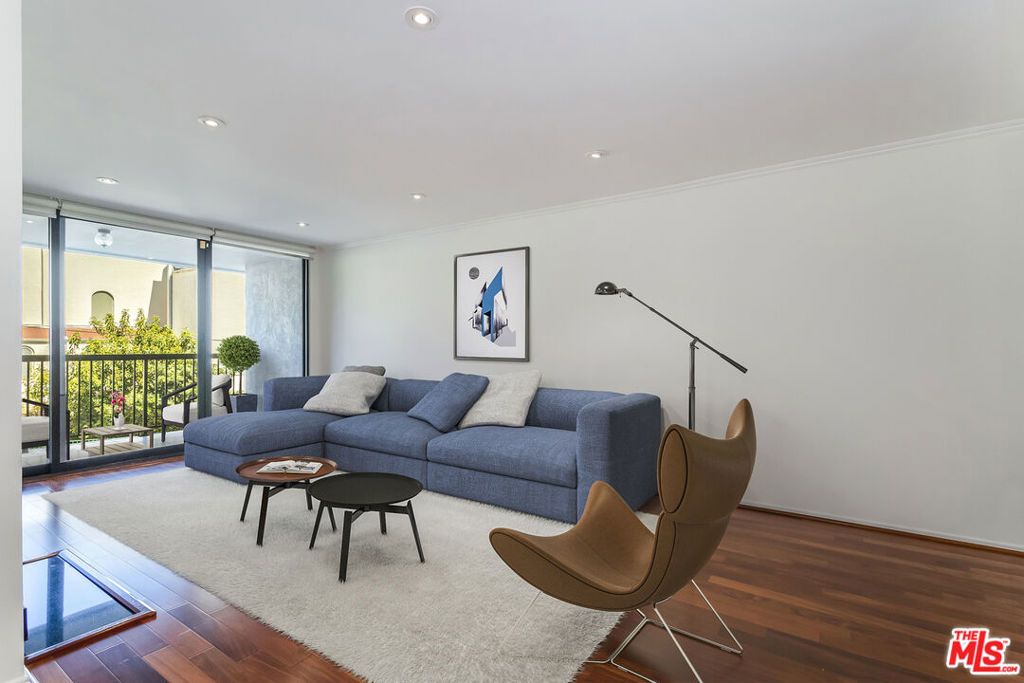 Photo of 906 N Doheny Drive #219, West Hollywood, CA 90069 (MLS # 25613457)