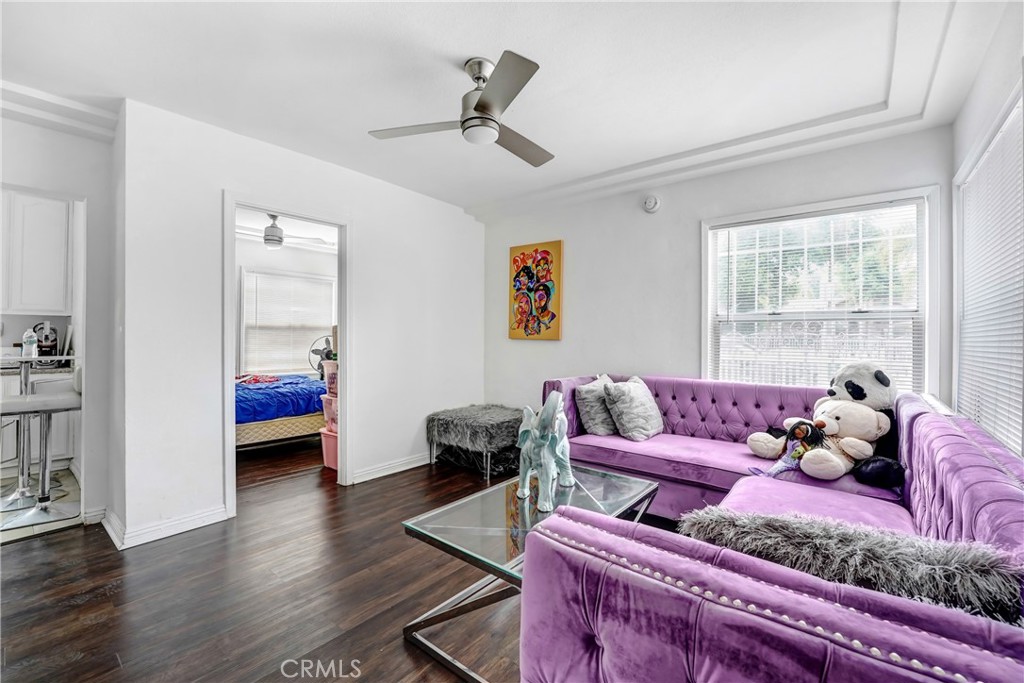 2227 E 112th