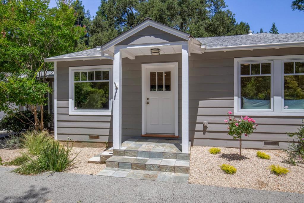 3270 Woodside Road
