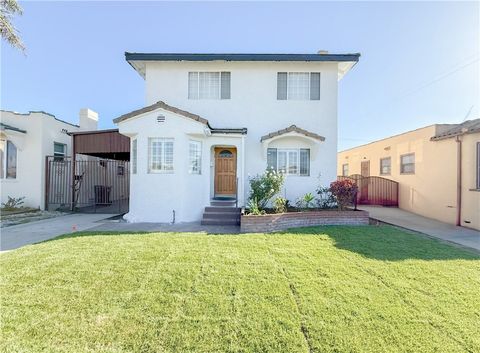 Photo of 556 W 99th Street, Los Angeles, CA 90044 (MLS # IG25245795)