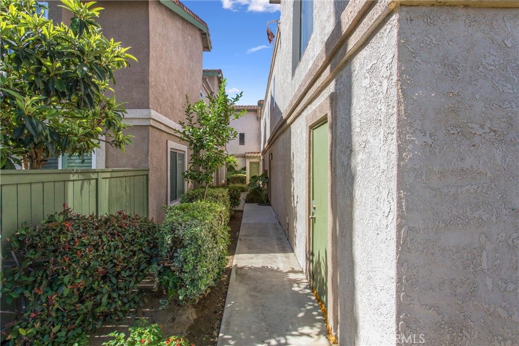 10246 Chaparral