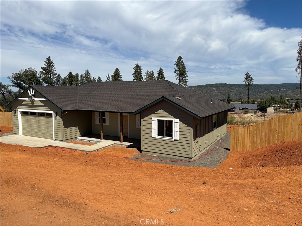 Brand new home. 1428 sq ft wit h 3 bedroom, 2 bath, and dbo garage 509 sq , the rear porch 87 sq. ft and the front porch 150 s2 ft. The lot is .37 acre. There is solar. partial fencing and landscaping located on a cul de sac off Lucky John Rd. Great Room with bedrooms on opposite sides of the home. This will have a lock box on by 8/22/25. Good location close to town and all the services available Grocery Stores, Restaurants, Medical Facilites, 3 parks, Community Center, Performing Arts Center, dog park,Horse Arena, baseball fields, schools from elementary through high school. This property is not many miles from Lime Saddle Marina and just down the hill, Oroville Lake. There an many churches here to fill you spritual needs as well. We have our own Theater on the Ridge with really good plays, and specialty stores. Paradise is back and it is a beautiful place to live. Come look around.