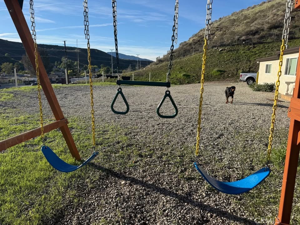 17559 Sierra Highway