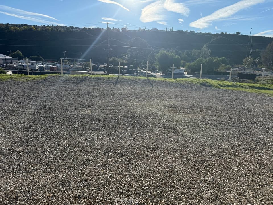 17559 Sierra Highway