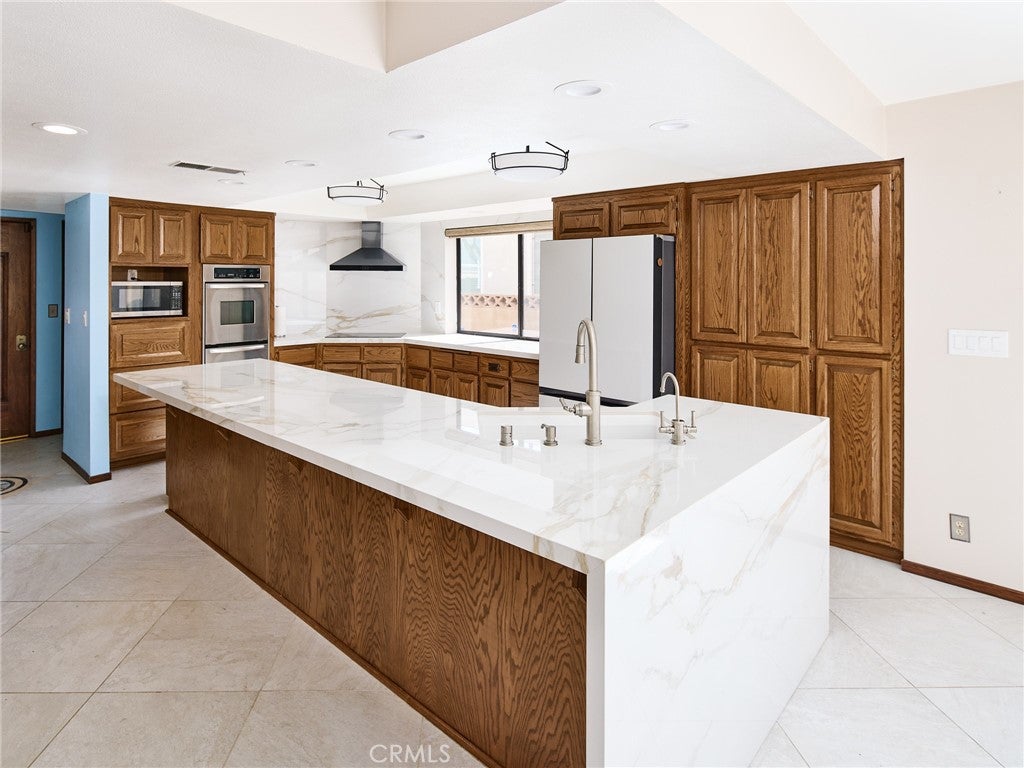 4313 W 133rd