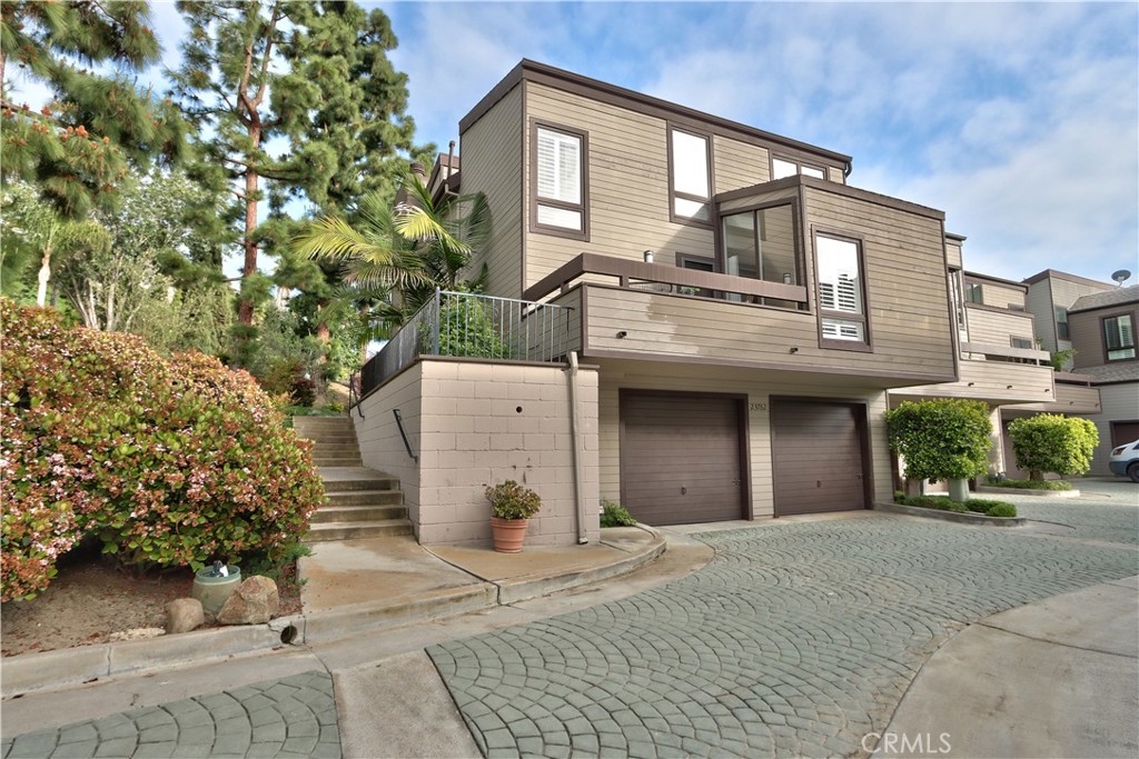 23782 Hillhurst Drive 3