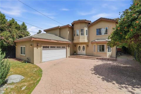 Photo of 5224 Woodlake, Woodland Hills, CA 91367 (MLS # SR26067352)