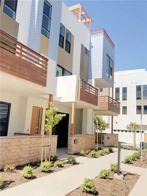 Photo of 689 Doheny St, Costa Mesa, CA 92627 (MLS # OC25234032) Photo of 689 Doheny St, Costa Mesa, CA 92627 (MLS # OC25234032)