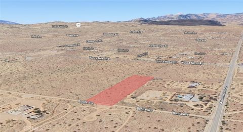 Photo of 2333 Bonita Avenue, Yucca Valley, CA 92284 (MLS # SN25185948)