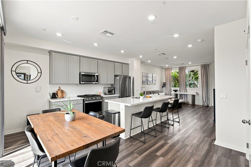 8408 N Fresco Way WAY, Northridge CA 91325