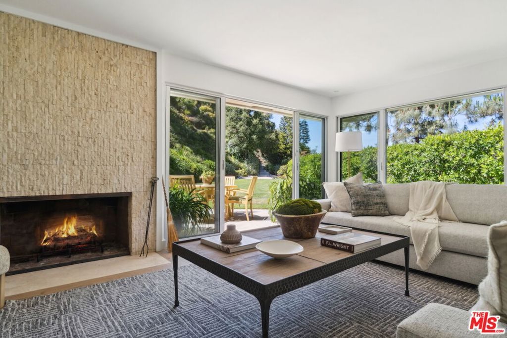 Photo of 1726 Stone Canyon Road, Los Angeles, CA 90077 (MLS # 26668917)