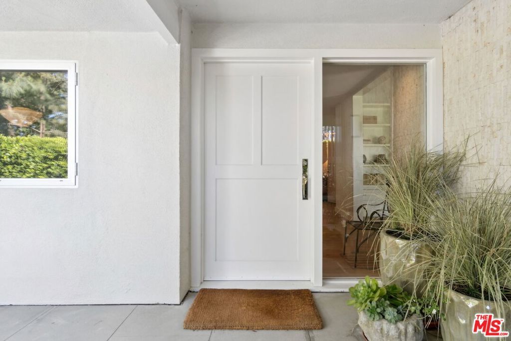 Photo of 1726 Stone Canyon Road, Los Angeles, CA 90077 (MLS # 26668917)