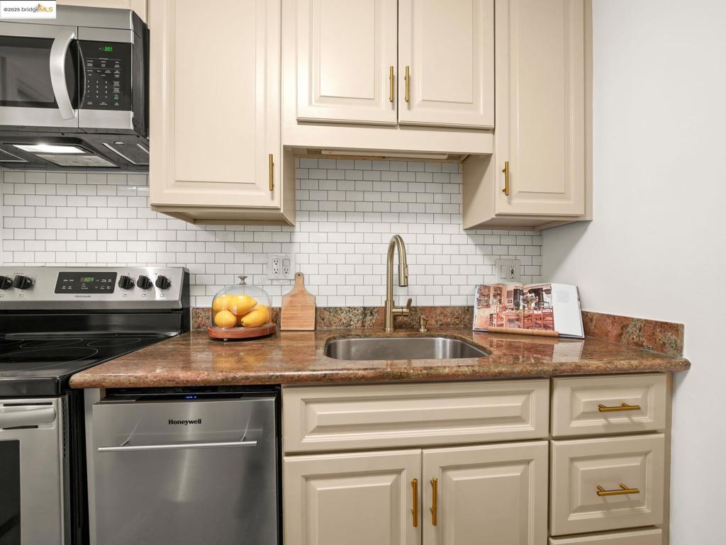 WEST ALAMEDA - Residential