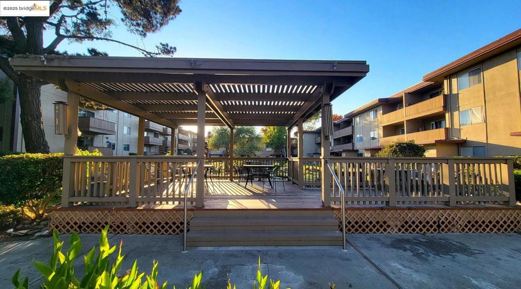 WEST ALAMEDA - Residential