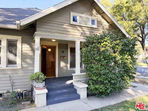 Photo of 103 N Chester Avenue, Pasadena, CA 91106 (MLS # 25628441)