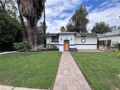 Photo of 19 Sherril, Redlands, CA 92373 (MLS # SW26090756)