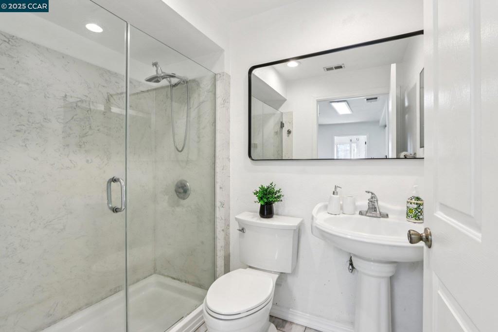 EAST VALLEY - Residential