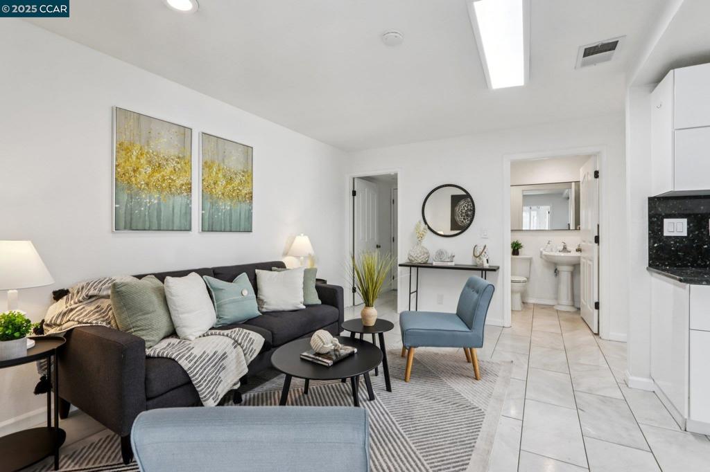 EAST VALLEY - Residential