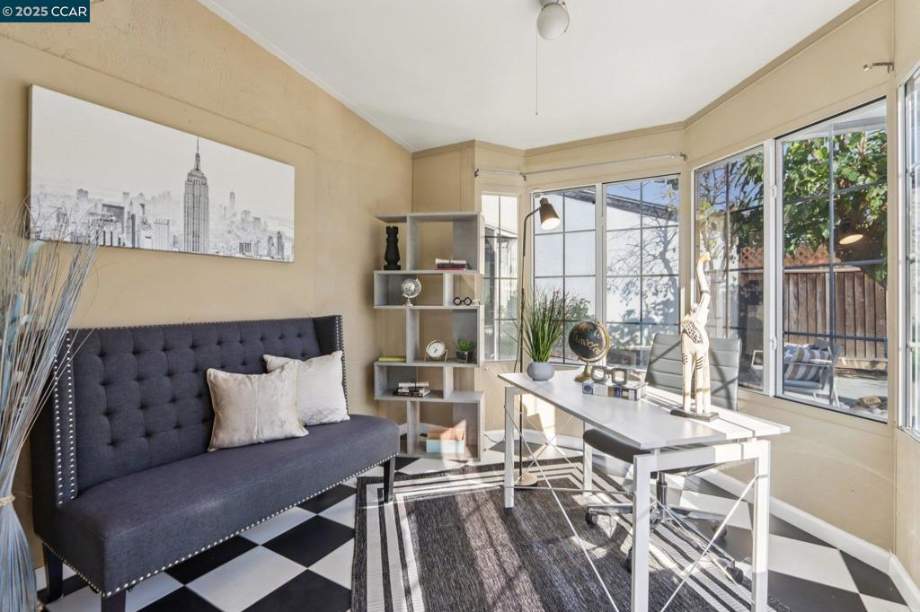 EAST VALLEY - Residential