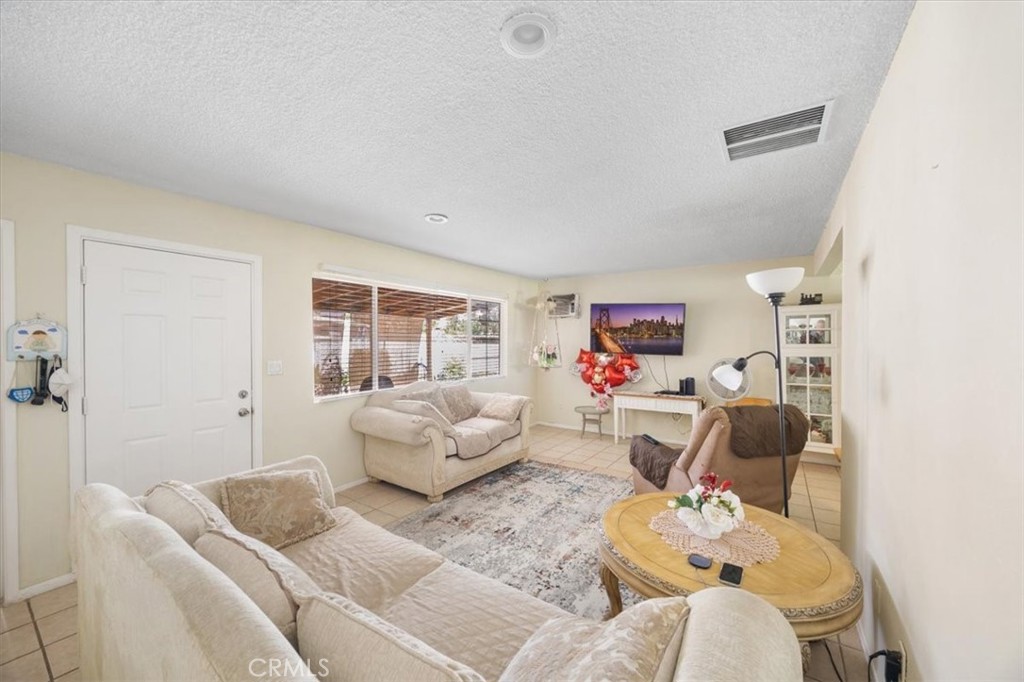 243 249 Idyllwild Drive
