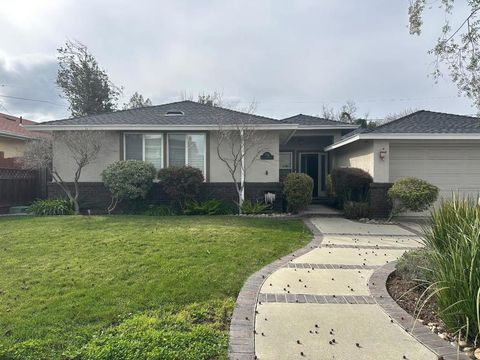 Photo of 3395 Taper Avenue, San Jose, CA 95124 (MLS # ML82034225)