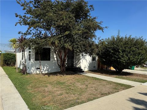Photo of 145 E Louise St, Long Beach, CA 90805 (MLS # SR25246606) Photo of 145 E Louise St, Long Beach, CA 90805 (MLS # SR25246606)