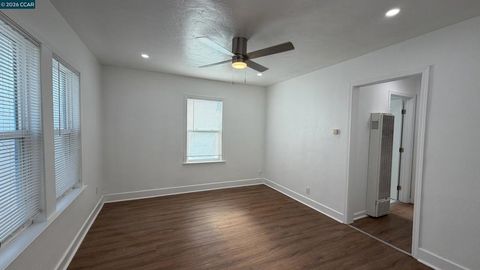 Photo of 723 Florida St St, Vallejo, CA 94590 (MLS # 41133122)