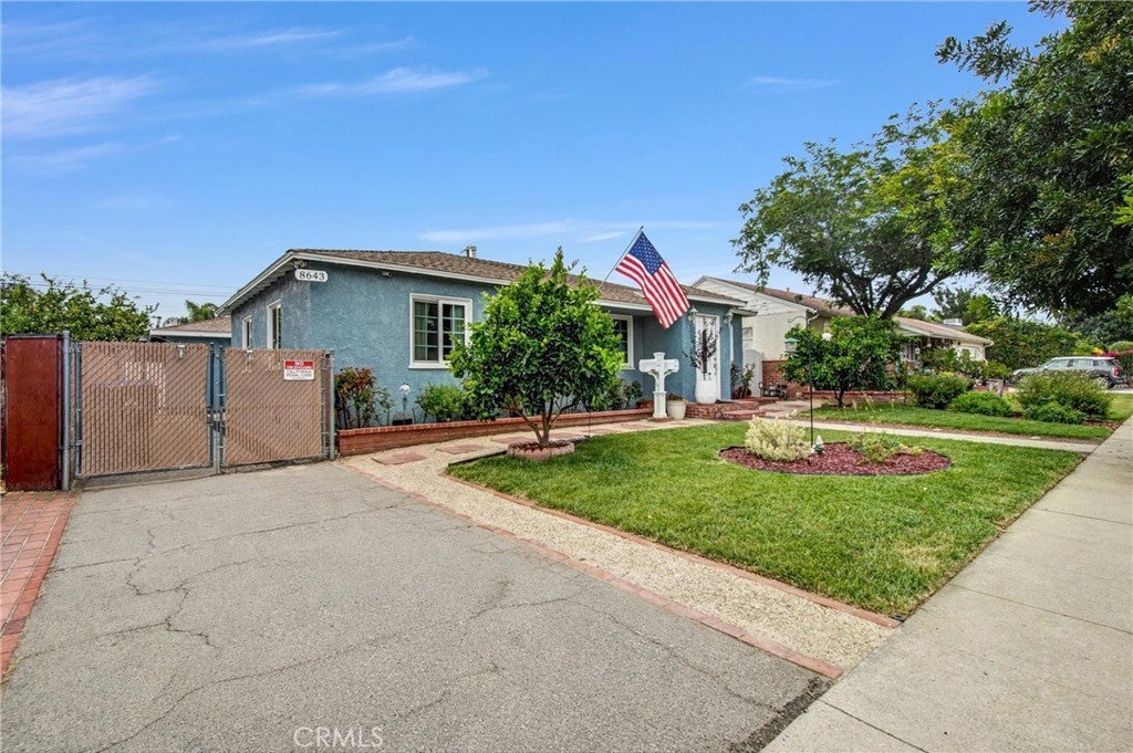 8645 Wakefield